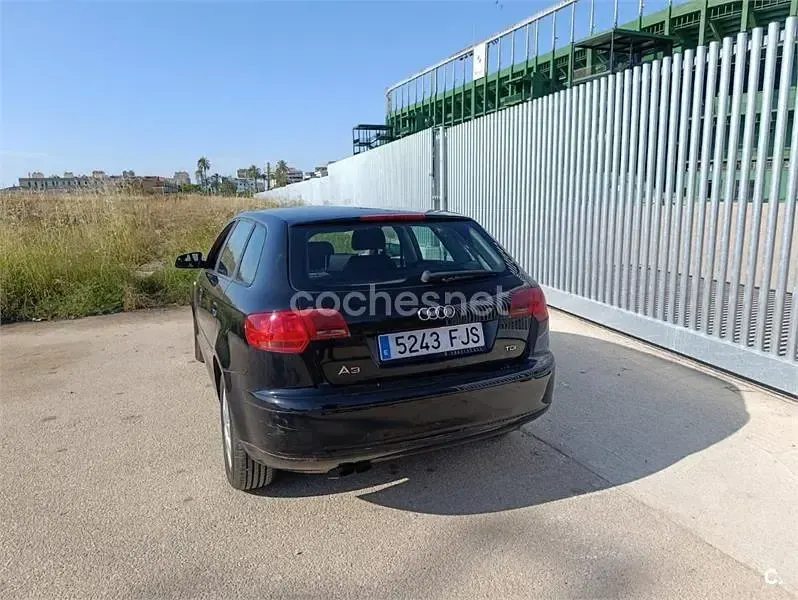 Käytetty Audi A3 Ambition 105 HP (77 kW) 2006 Musta Viistoperä