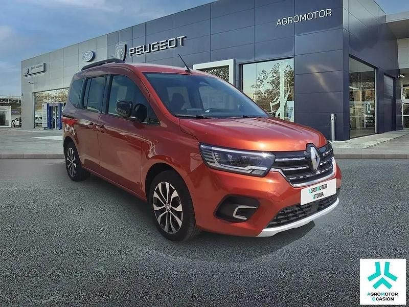 Begagnad Renault Kangoo Techno 130 HK (95 kW) 2023 Orange Minibuss