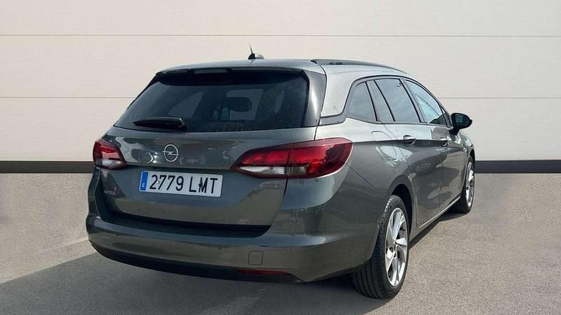 Begagnad Opel Astra Business Elegance 145 HK (106 kW) 2021 Brun Halvkombi