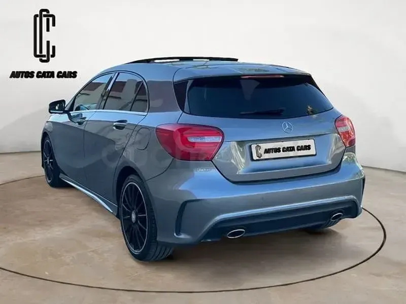 Usado Mercedes A200 AMG line 136 CV (100 kW) 2015 Gris / plata Utilitario
