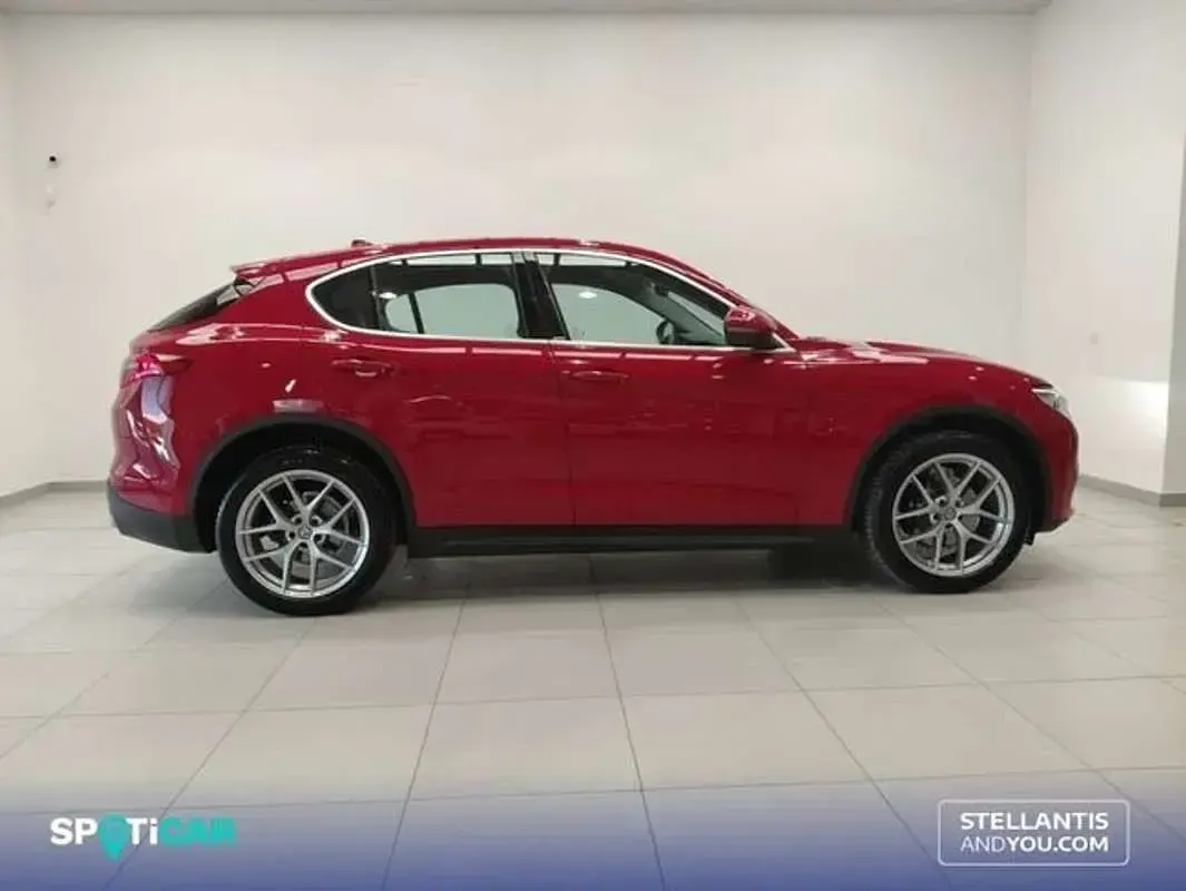 Usado Alfa Romeo Stelvio Executive 211 CV (155 kW) 2018 Rojo SUV