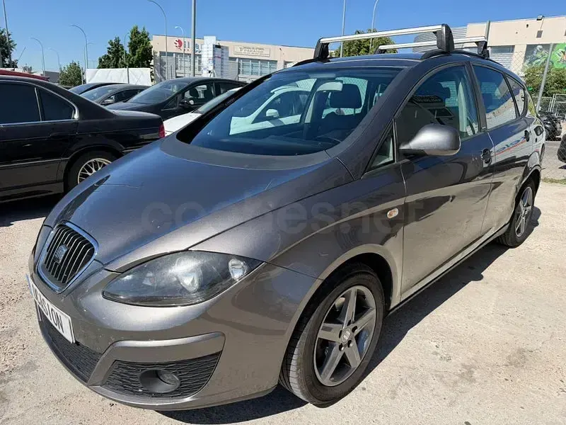 Usado Seat Altea XL I-Tech 105 CV (77 kW) 2014 Gris / plata Monovolumen