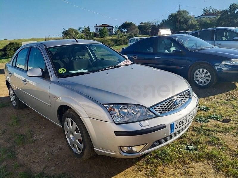 Usado Ford Mondeo Ambiente 115 CV (84 kW) 2007 Gris / plata Berlina