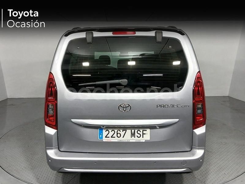 Usado Toyota Proace Verso Active 131 CV (96 kW) 2024 Gris / plata Familiar