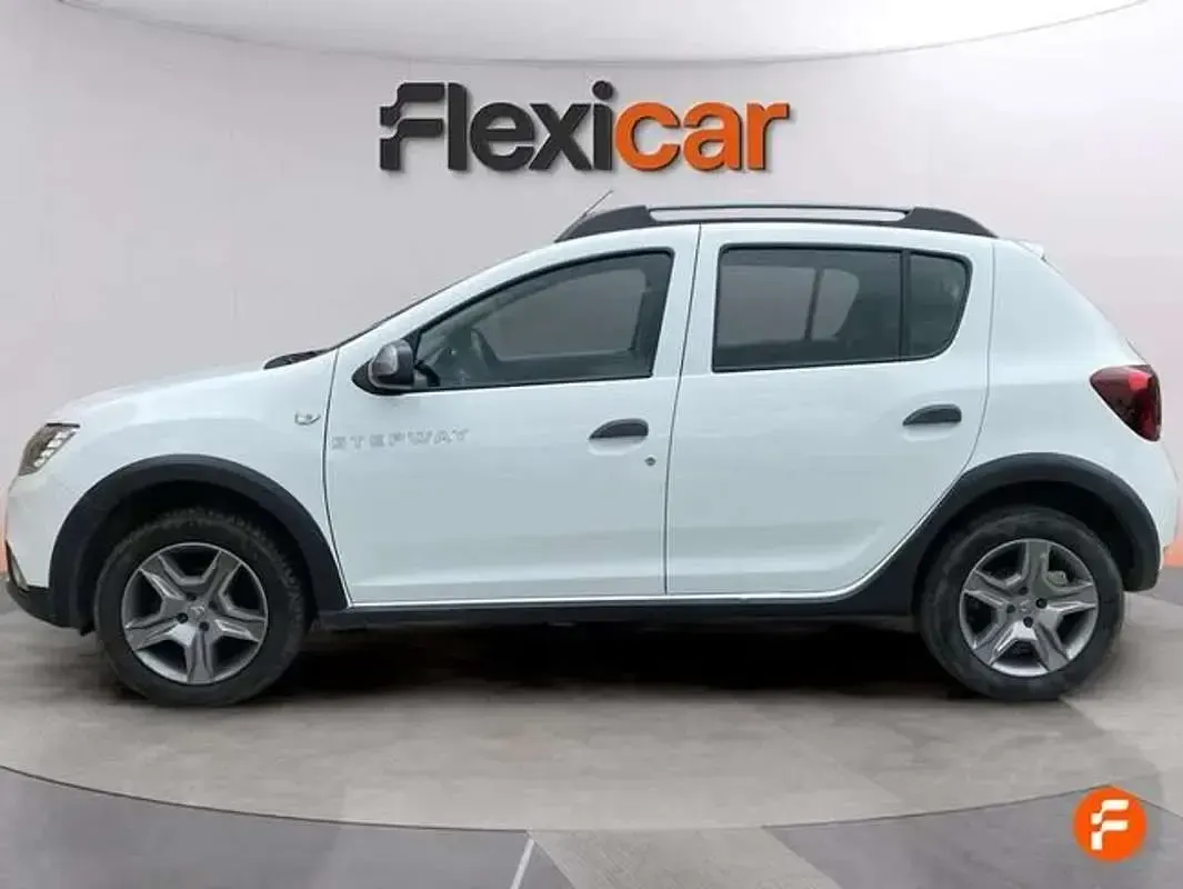 Usado Dacia Sandero Essentiel 90 CV (66 kW) 2020 Blanco Berlina