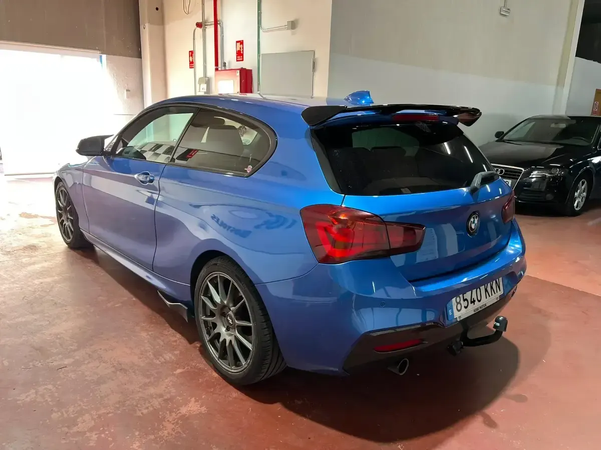 Usado BMW 118 150 CV (110 kW) 2018 Azul Utilitario
