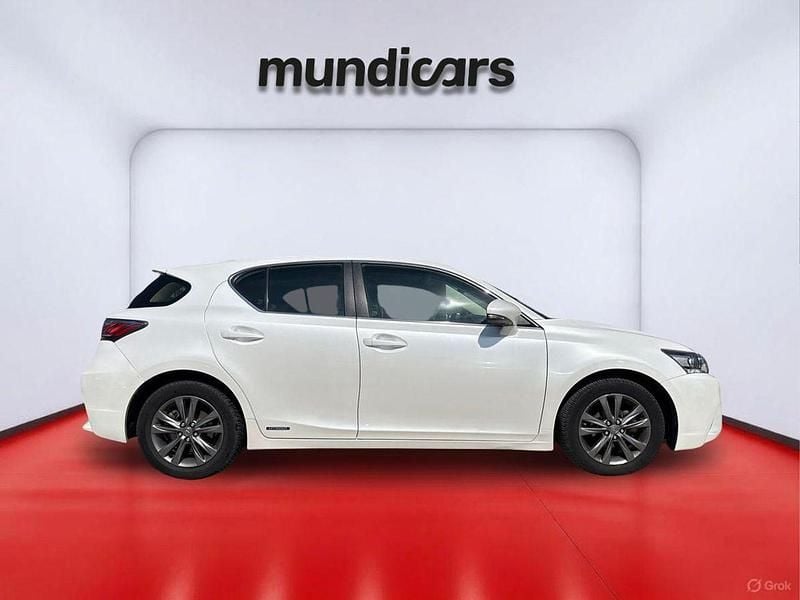 Usado Lexus CT200h 136 CV (100 kW) 2017 Blanco Berlina