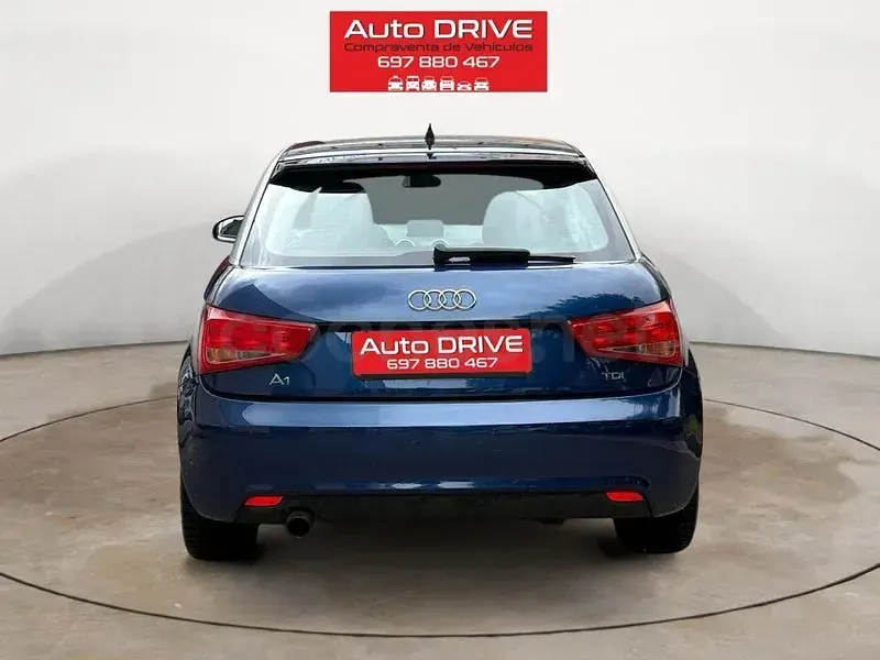 Usado Audi A1 Attraction 105 CV (77 kW) 2011 Azul Utilitario