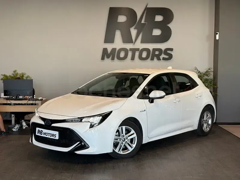 Usado Toyota Corolla Active 122 CV (89 kW) 2019 Blanco Berlina