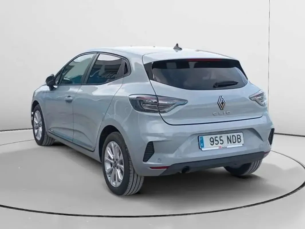 Usado Renault Clio Evolution 102 CV (75 kW) 2025 Gris Utilitario