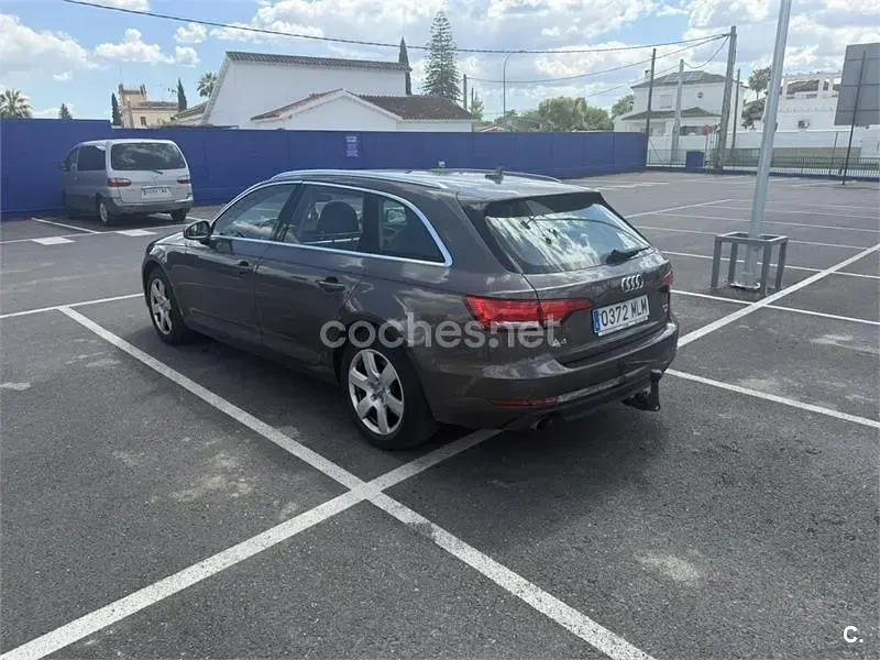 Usado Audi A4 Design 190 CV (139 kW) 2018 Marrón Familiar