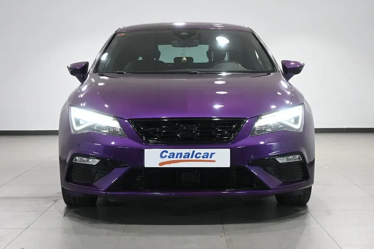 Usado Seat Leon ST FR 190 CV (139 kW) 2019 Violeta Familiar