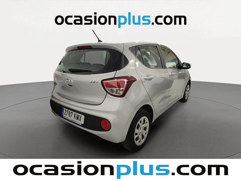 Usado Hyundai i10 67 CV (49 kW) 2018 Gris plata Utilitario