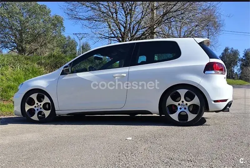 Usado VW Golf VI GTI 210 CV (154 kW) 2009 Blanco Utilitario