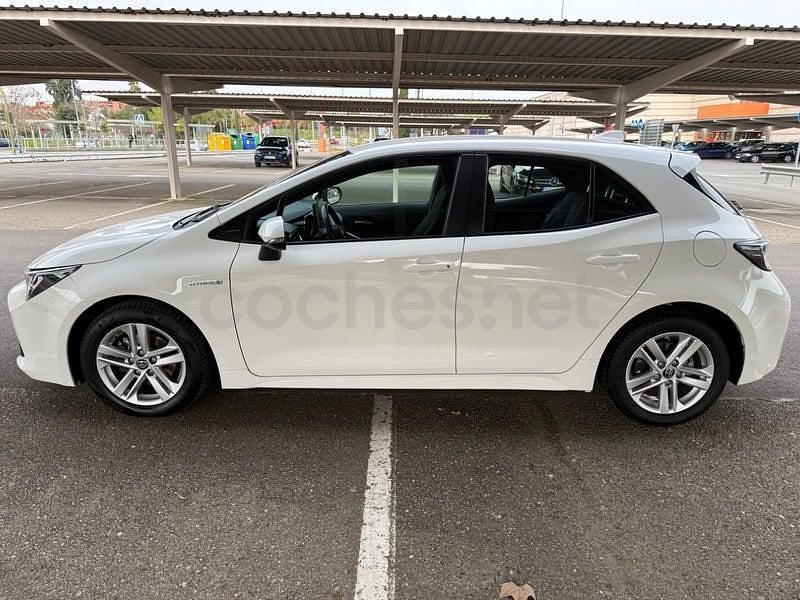 Usado Toyota Corolla Active 122 CV (89 kW) 2022 Blanco Berlina