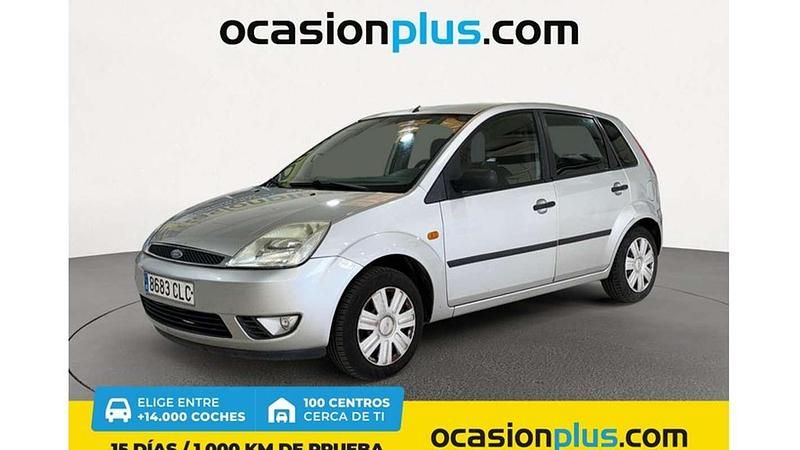 Plateado Usado 2003 Ford Fiesta Trend Utilitario | 1200 € (Buen precio) - Imagen 1/4