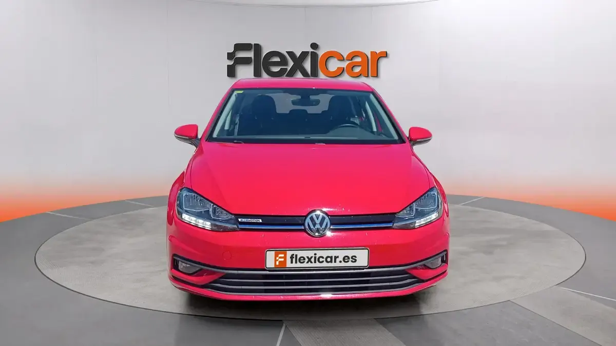 Usado VW Golf VIII Advance 130 CV (95 kW) 2020 Rojo Berlina