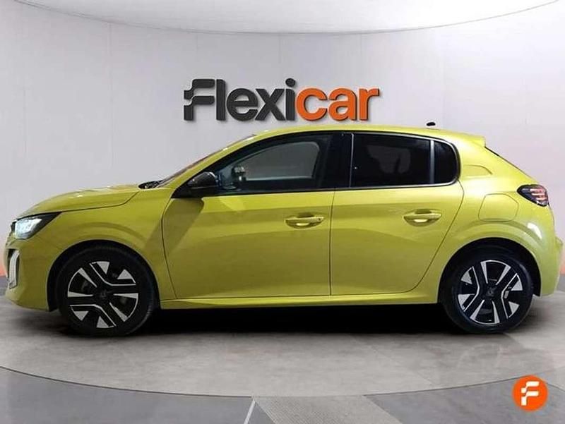 Usado Peugeot 208 Allure 101 CV (74 kW) 2025 Amarillo Utilitario