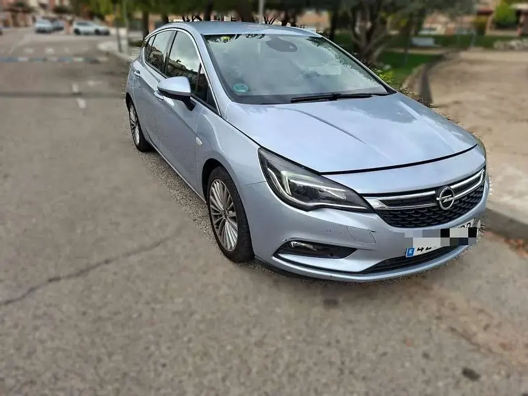 Usado Opel Astra Excellence 136 CV (100 kW) 2016 Gris Utilitario