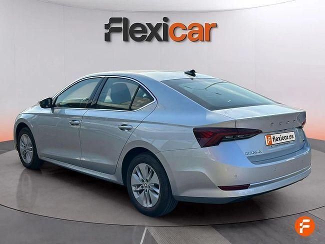 Usado Skoda Octavia 150 CV (110 kW) 2024 Gris / plata Berlina