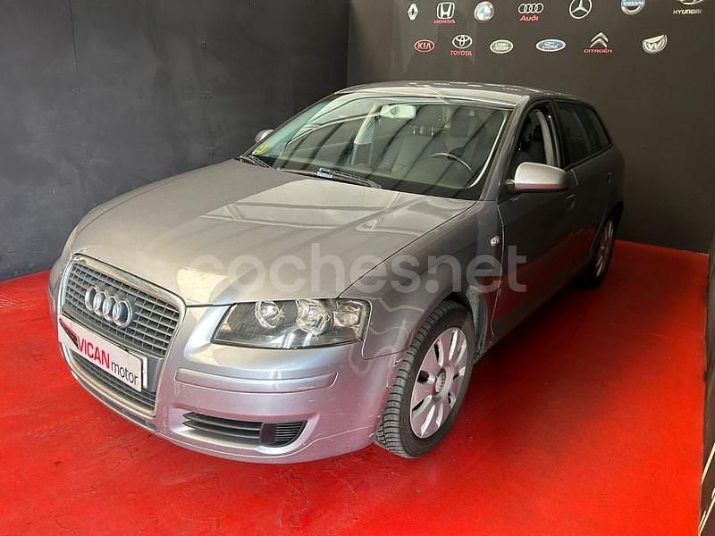 Usado Audi A3 Ambiente 105 CV (77 kW) 2005 Gris / plata Berlina