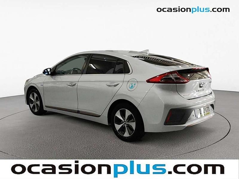 Usado Hyundai Ioniq Style 88 kW (120 CV) 2019 Plateado Utilitario