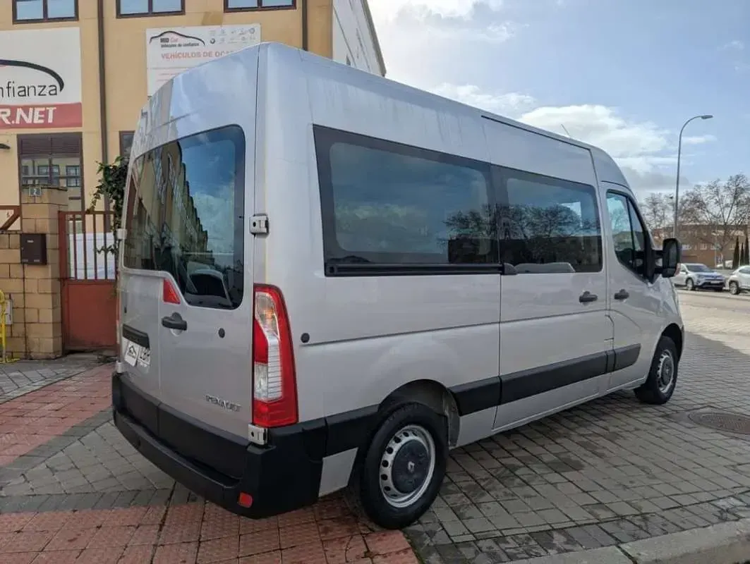 Usado Renault Master 145 CV (106 kW) 2019 Gris Van