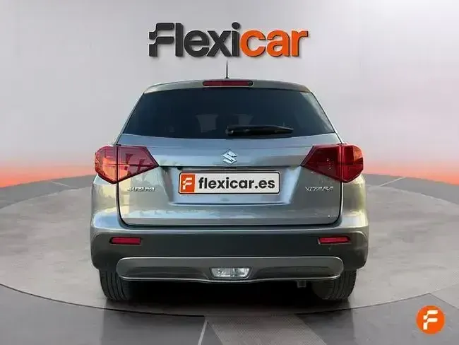 Usado Suzuki Vitara 111 CV (81 kW) 2019 Gris SUV