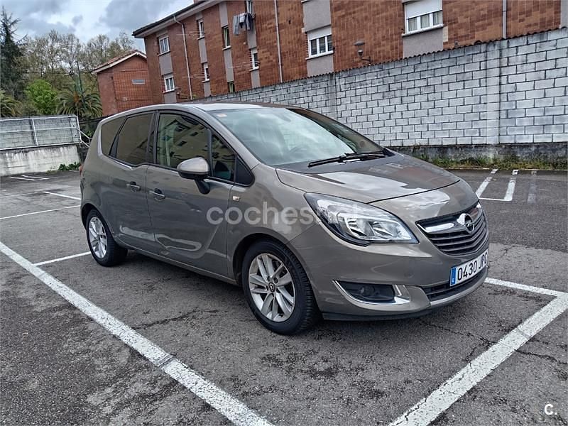 Usado Opel Meriva Selective 110 CV (80 kW) 2016 Beige Monovolumen