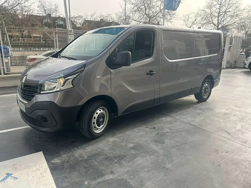 Usado Renault Trafic 95 CV (69 kW) 2019 Monovolumen