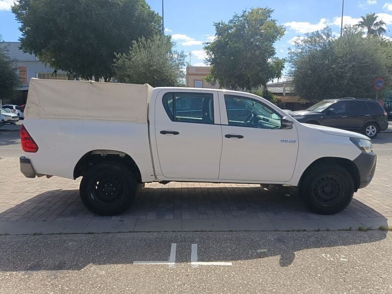 Usado Toyota HiLux 150 CV (110 kW) 2020 Blanco Pickup/Camioneta