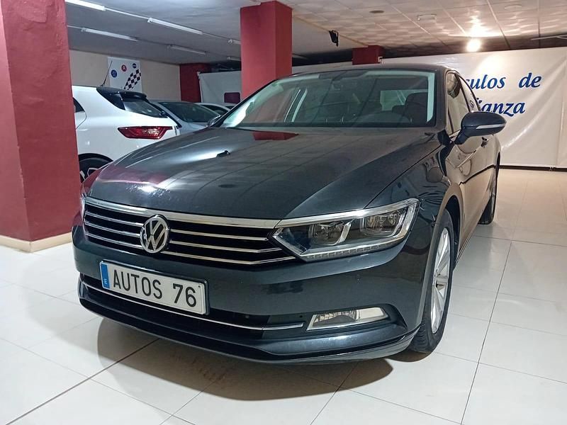 Usado VW Passat Advance 150 CV (110 kW) 2019 Gris Berlina