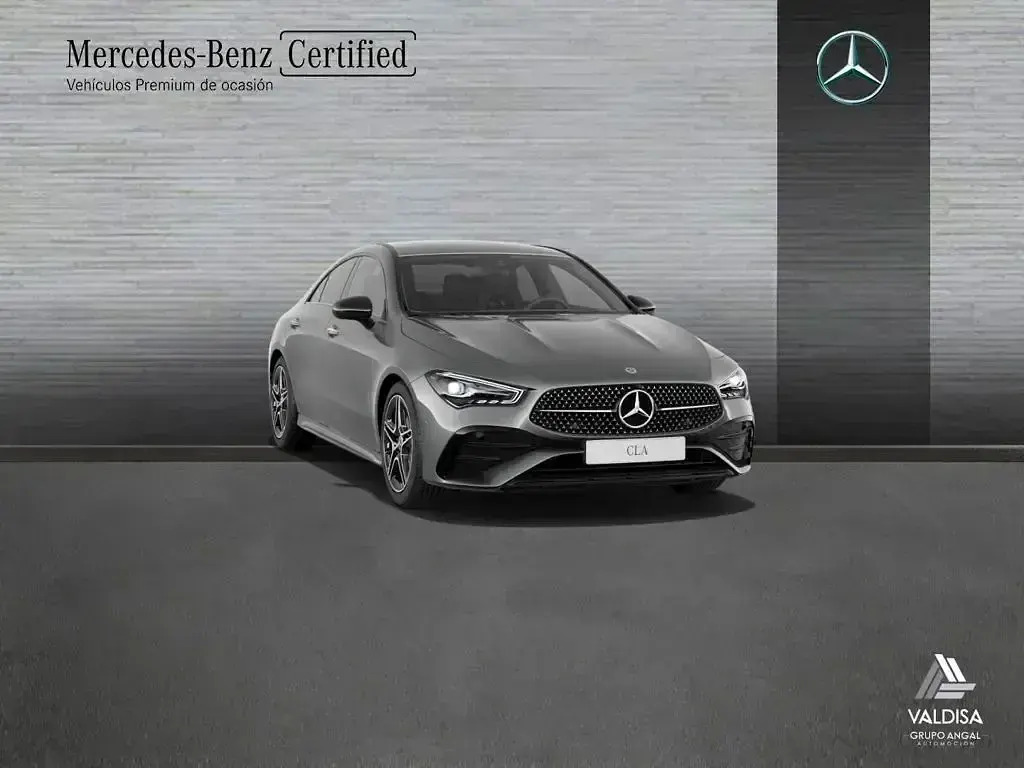 Usado Mercedes CLA200 163 CV (119 kW) 2025 Gris Berlina