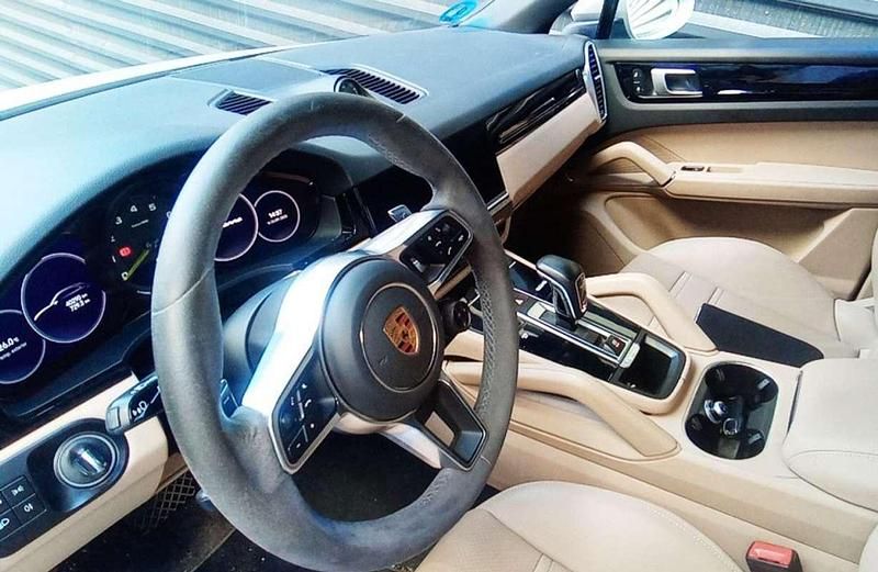 Usado Porsche Cayenne 470 CV (345 kW) 2023 Gris SUV