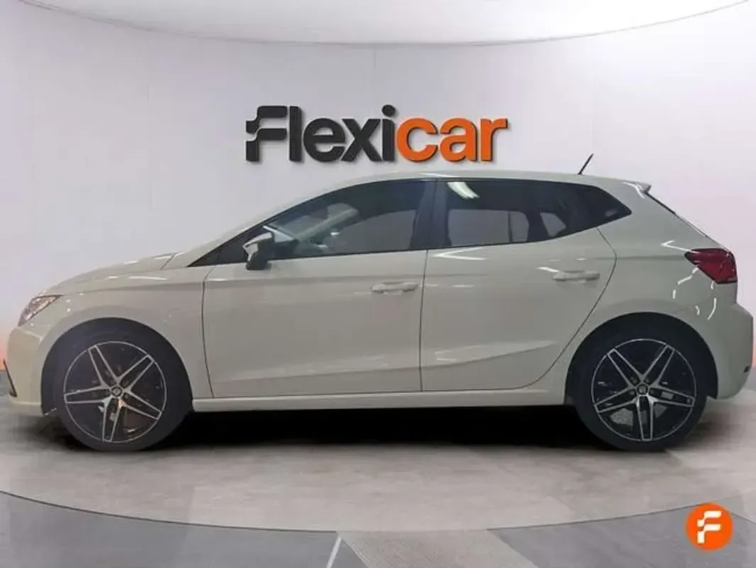 Usado Seat Ibiza Reference 75 CV (55 kW) 2018 Blanco Utilitario