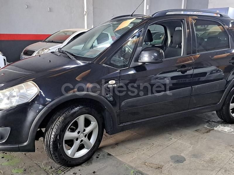 Negro Usado 2009 Suzuki SX4 GLX SUV | 4500 € - Imagen 1/4