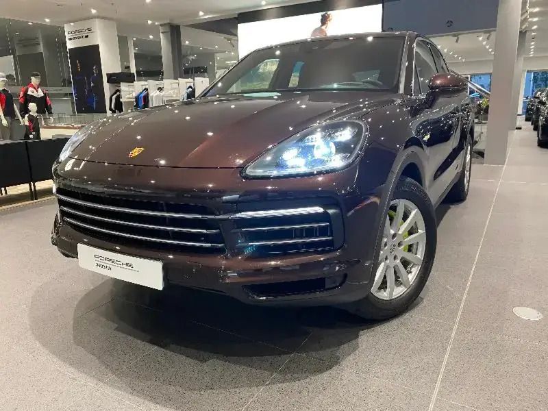 Marron Usado 2021 Porsche Cayenne SUV | 98.990 € - Imagen 1/4