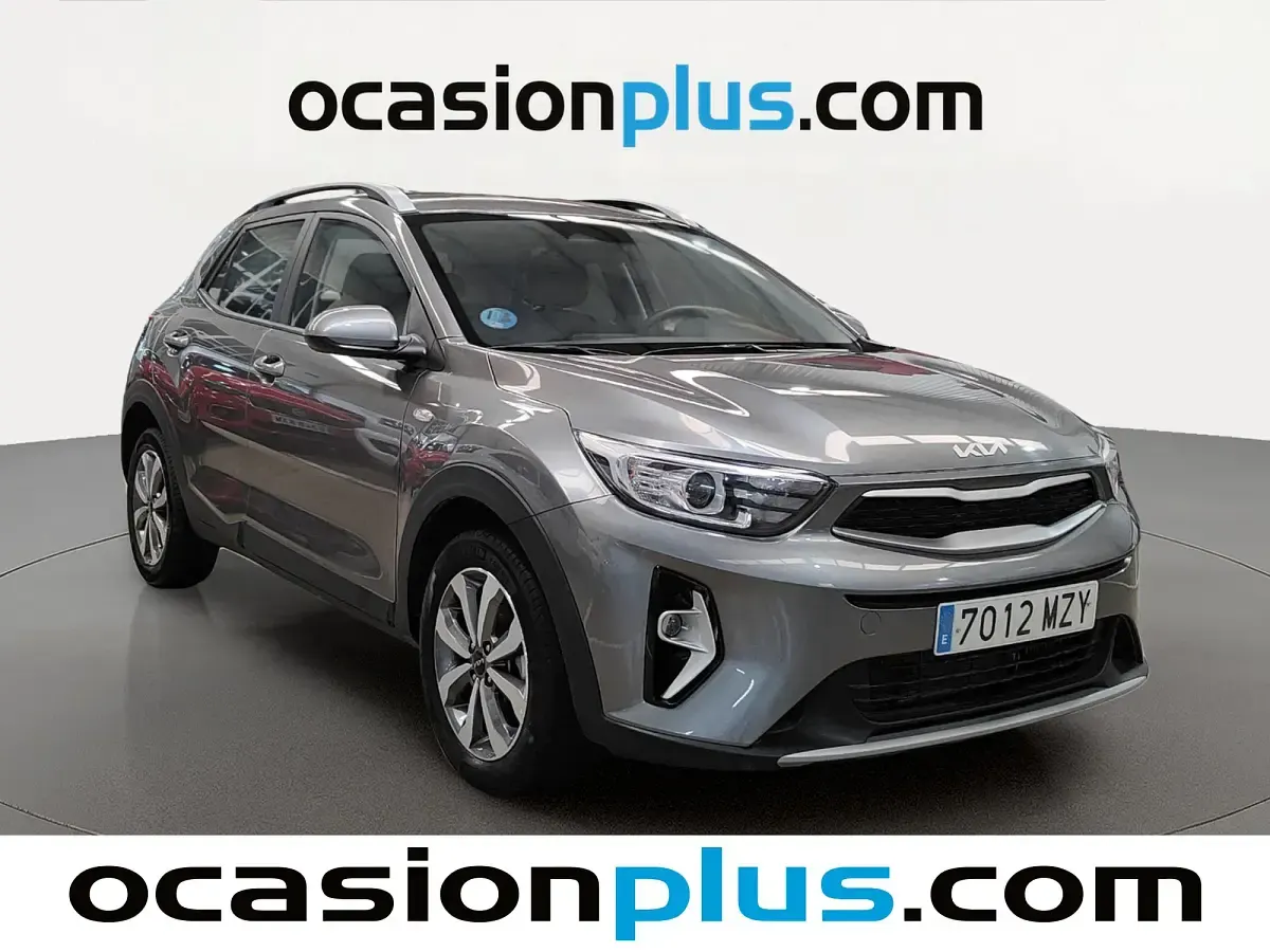 Usado Kia Stonic 101 CV (74 kW) 2025 Gris SUV