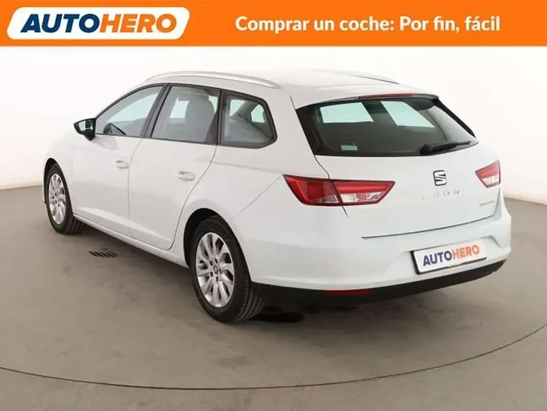 Usado Seat Leon Ecomotive 105 CV (77 kW) 2015 Blanco Utilitario
