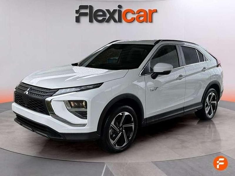 Usado Mitsubishi Eclipse Cross Motion 188 CV (138 kW) 2023 Blanco SUV