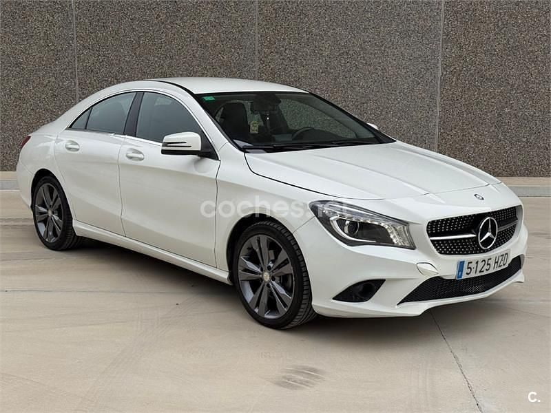 Blanco Usado 2014 Mercedes CLA200 Edition 1 Berlina | 14.200 € - Imagen 1/4