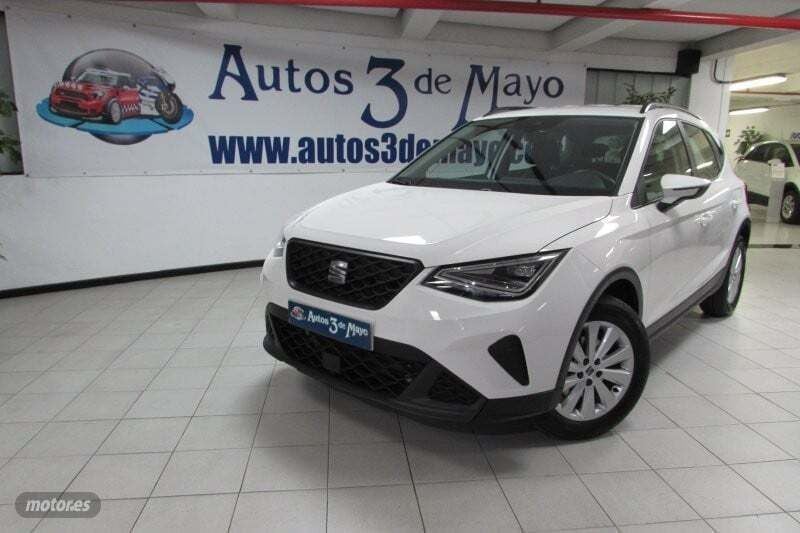 Usado Seat Arona Style 110 CV (80 kW) 2023 Blanco SUV