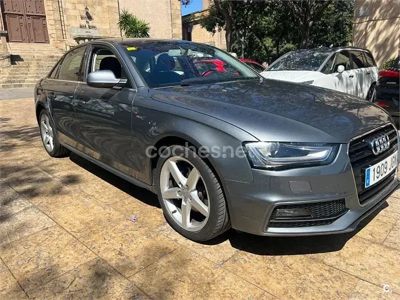 Usado Audi A4 S-Line 150 CV (110 kW) 2015 Gris / plata Berlina