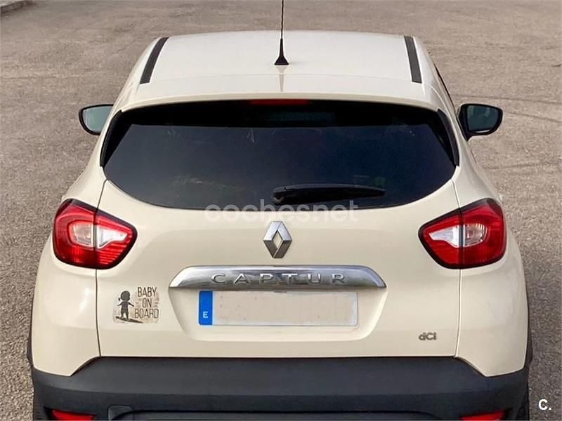 Usado Renault Captur Zen 90 CV (66 kW) 2013 Blanco SUV