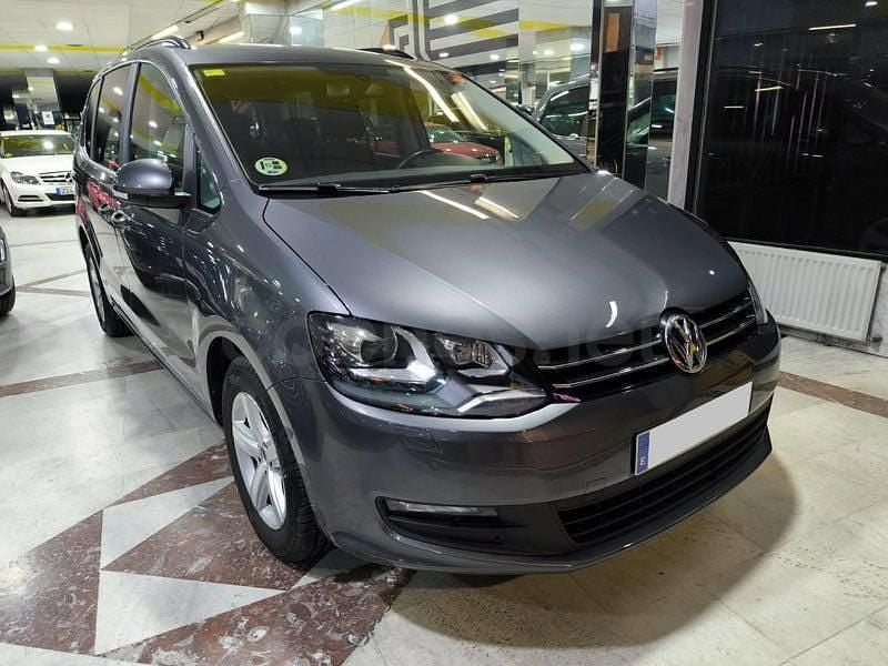 Usado VW Sharan Advance 140 CV (102 kW) 2015 Gris / plata Monovolumen