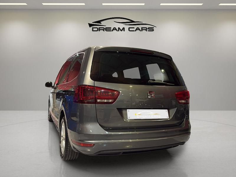 Usado Seat Alhambra XCELLENCE 150 CV (110 kW) 2022 Gris plata Monovolumen