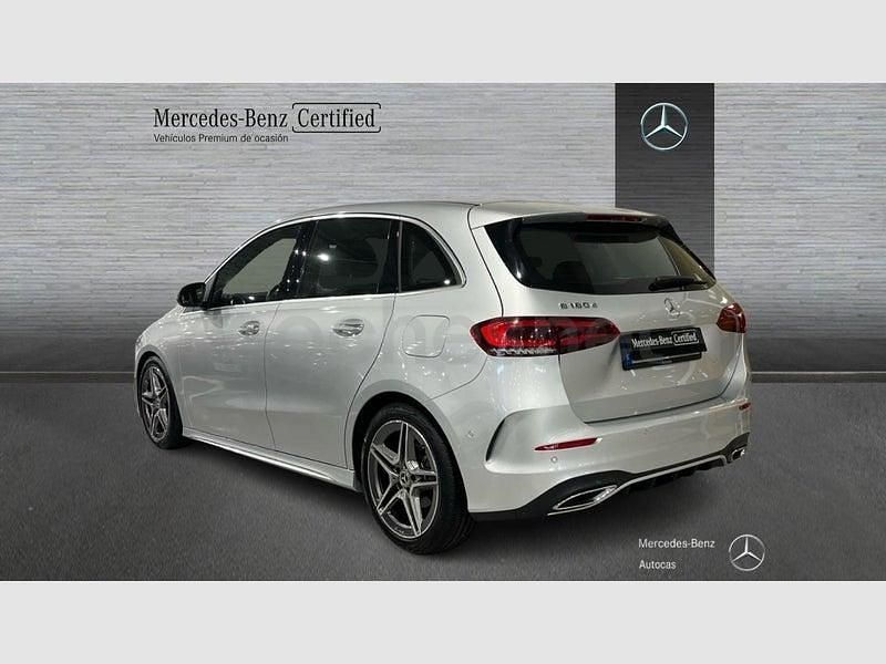 Usado Mercedes B180 116 CV (85 kW) 2022 Gris / plata Monovolumen