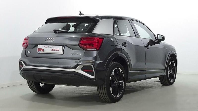 Usado Audi Q2 S-Line 150 CV (110 kW) 2023 Gris SUV