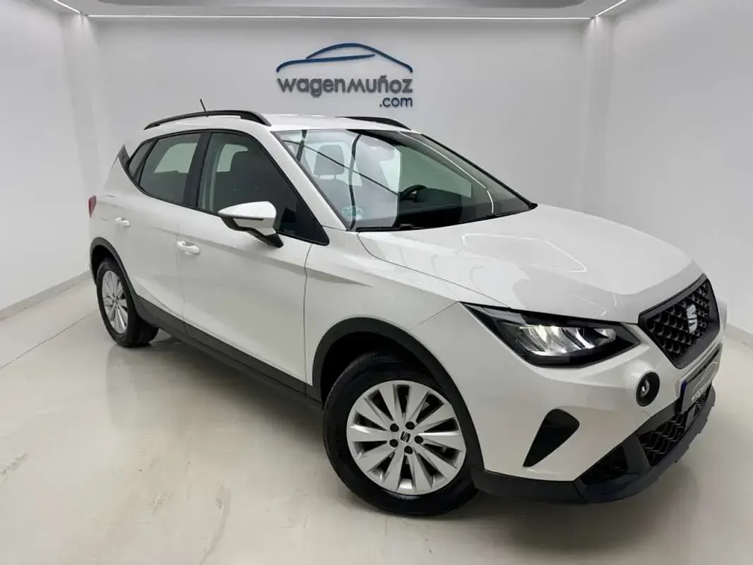 Usado Seat Arona Reference 95 CV (69 kW) 2022 Blanco SUV