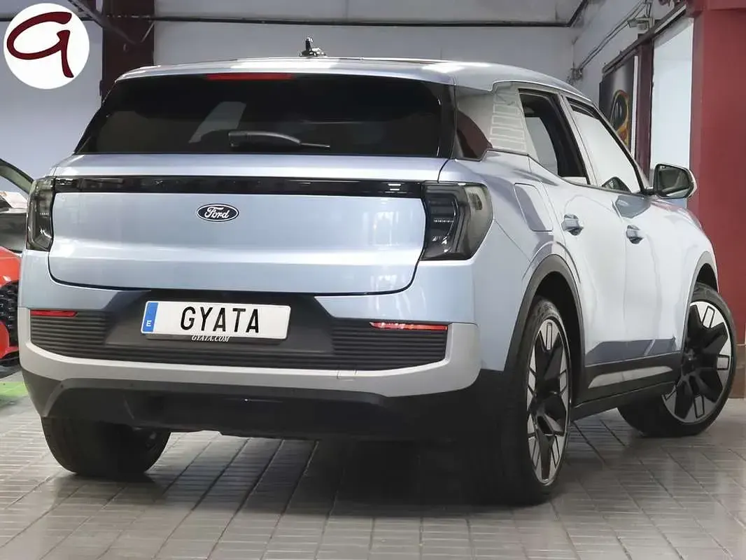 Begagnad Ford Explorer Premium 210 kW (286 HK) 2024 Blå SUV